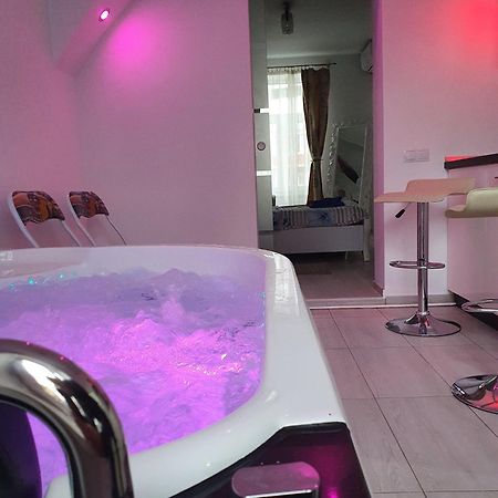 Appartement White House & Jacuzzi à Sibiu Extérieur photo