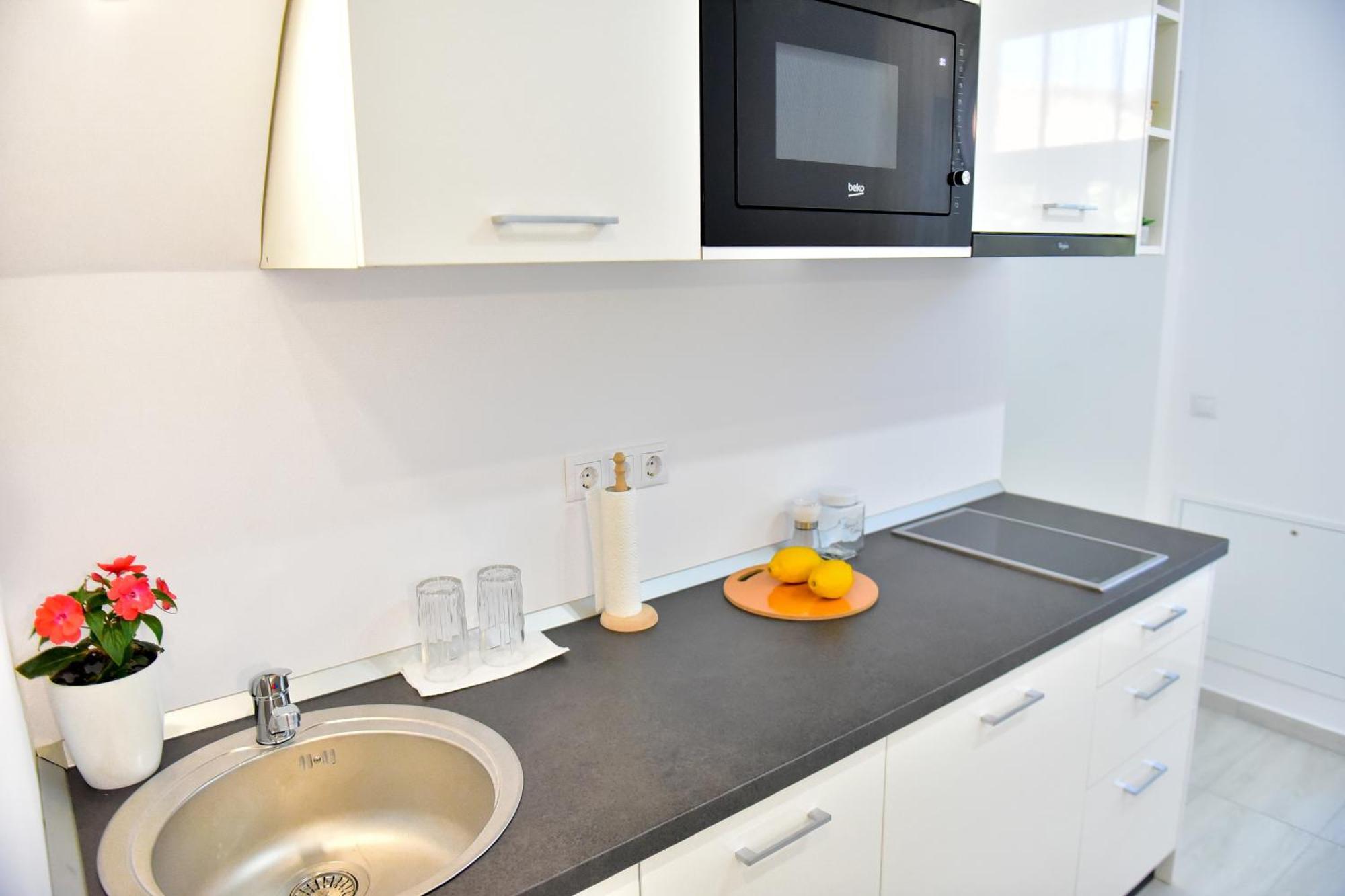 Appartement White House & Jacuzzi à Sibiu Extérieur photo