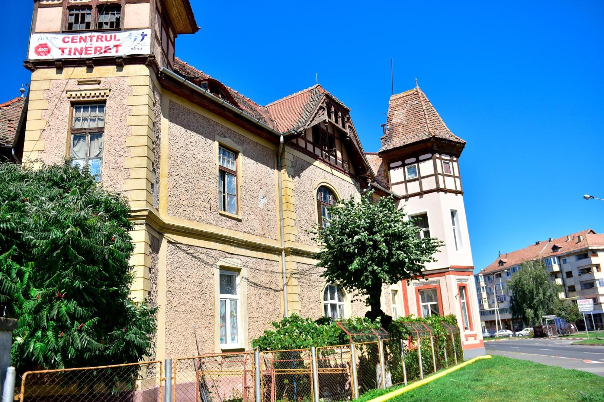 Appartement White House & Jacuzzi à Sibiu Extérieur photo